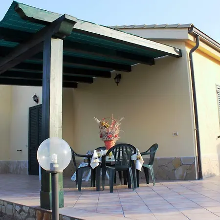 Malu Campofelice Di Roccella